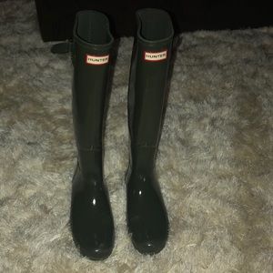 MUST GO!! Hunter boots